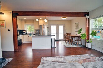 9020 SE Stephens St in Portland, OR - Building Photo - Building Photo