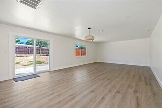 3247 W Nicolet St in Banning, CA - Building Photo - Building Photo