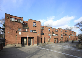 Queensway Windermere in Toronto, ON - Building Photo - Building Photo