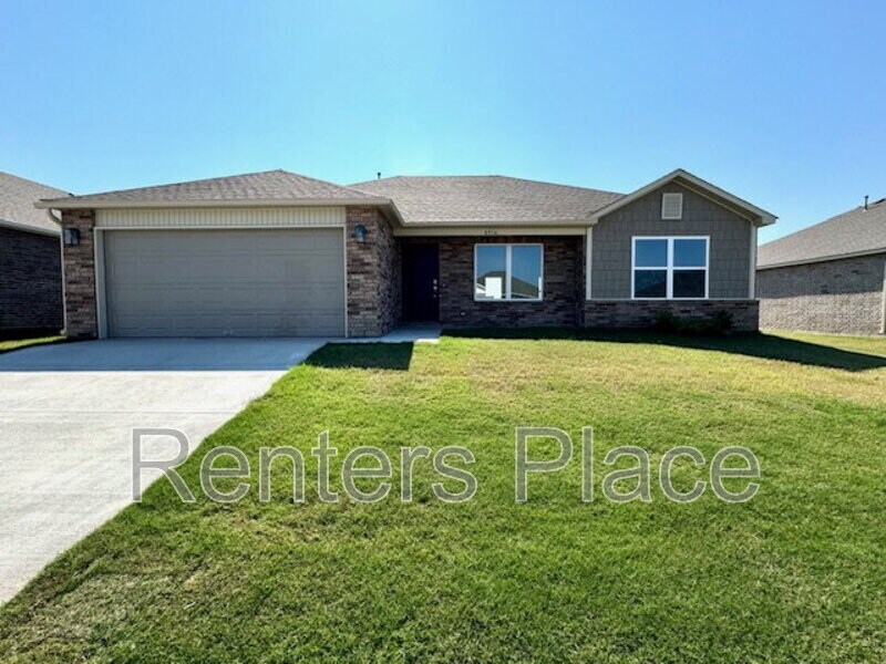 8516 E 164th St in Bixby, OK - Building Photo