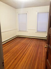 77 Walnut St, Unit #1 in Brookline, MA - Foto de edificio - Building Photo