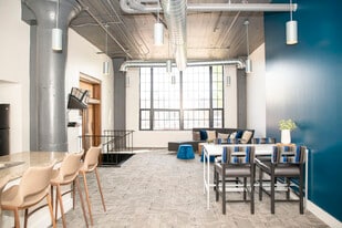 800 Capitol in Indianapolis, IN - Building Photo