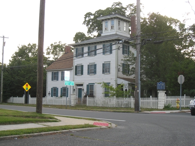 57 N Shore Rd in Absecon, NJ - Foto de edificio