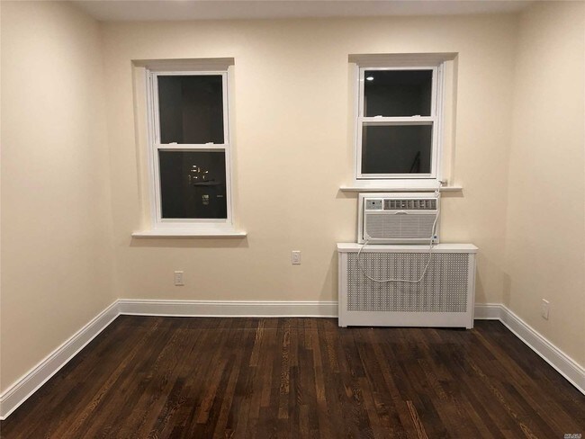 16 New St-Unit -3-D in Hewlett, NY - Building Photo - Building Photo