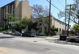 1400 N Normandie Ave in Los Angeles, CA - Building Photo - Building Photo