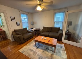 17 Pinckney St, Unit 2 in Somerville, MA - Building Photo