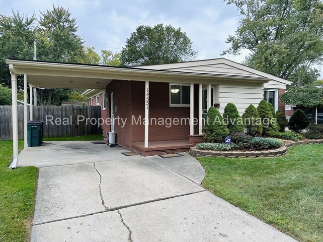 14551 Marlow St in Oak Park, MI - Building Photo - Building Photo