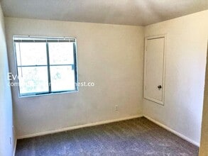 246 Creek Cove Dr in Dallas, TX - Building Photo - Building Photo