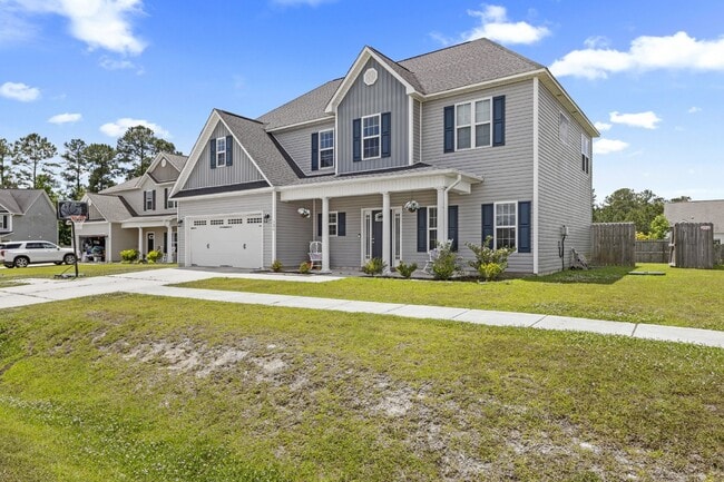 326 Aquamarine Cir in Jacksonville, NC - Building Photo - Building Photo