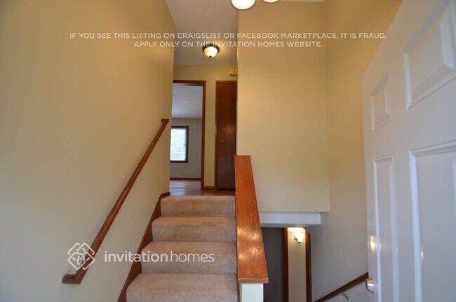 124 Oakwood Rd in Apple Valley, MN - Building Photo - Building Photo