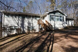 3165 Laura Ln in Douglasville, GA - Building Photo