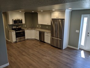 805 W 750 S in Layton, UT - Building Photo - Building Photo
