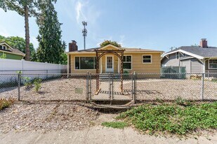 2006 Thompson Ave in Vancouver, WA - Building Photo