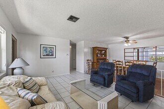 704 Juniper Dr in North Palm Beach, FL - Building Photo - Building Photo