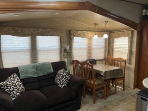 7560 Chelsea Rd in Columbiana, AL - Foto de edificio - Building Photo