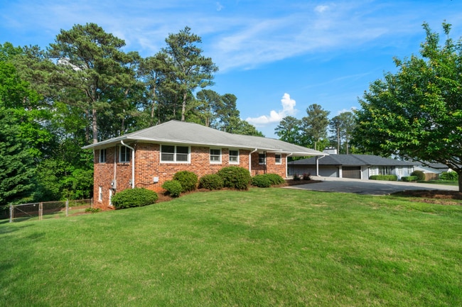 3925 Orchard Rd SE in Smyrna, GA - Building Photo - Building Photo