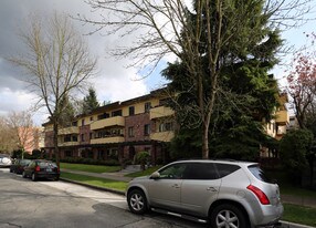 1220 W 13th Ave in Vancouver, BC - Building Photo