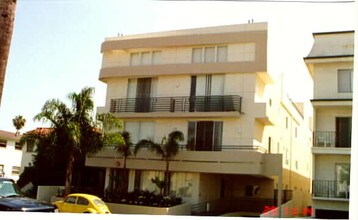 1200 S Holt Ave in Los Angeles, CA - Building Photo - Building Photo
