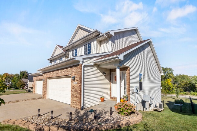 1552 Cook Cir in North Liberty, IA - Building Photo - Building Photo