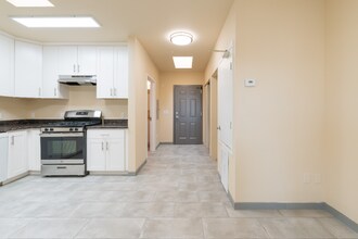 317 Lester Ave in Oakland, CA - Building Photo - Building Photo