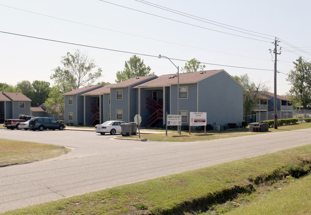 Griffin Apartments in Fairmont, NC - Foto de edificio