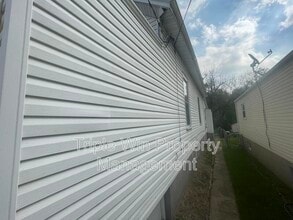 132 Cunningham Ave in Ferguson, MO - Building Photo - Building Photo