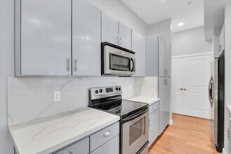 300 St Joseph Pkwy in Houston, TX - Building Photo - Building Photo