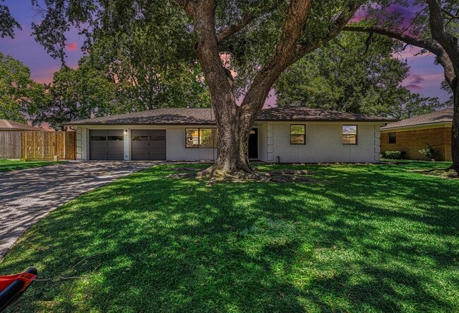 property at 1502 Ivie Lee St