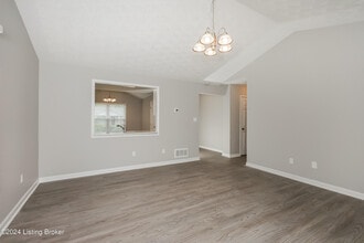 4521 Norene Ln in Louisville, KY - Building Photo - Building Photo