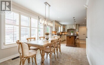 1088 Sturbridge Dr in Burlington, ON - Building Photo - Building Photo