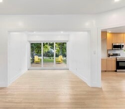 810 NW 7th St in Miami, FL - Foto de edificio - Building Photo