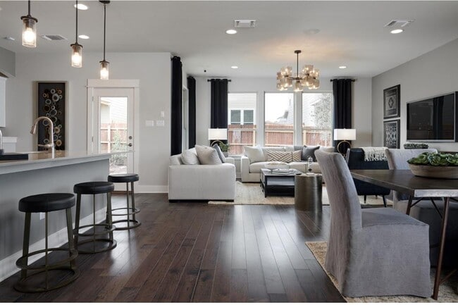 112 Leon Loop in Liberty Hill, TX - Building Photo - Building Photo