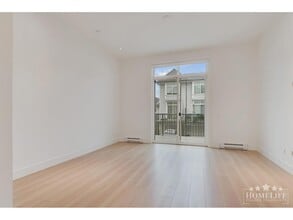 2838 Livingstone Ave in Abbotsford, BC - Building Photo - Building Photo