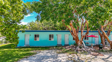 80939 Overseas Hwy in Islamorada, FL - Building Photo - Building Photo