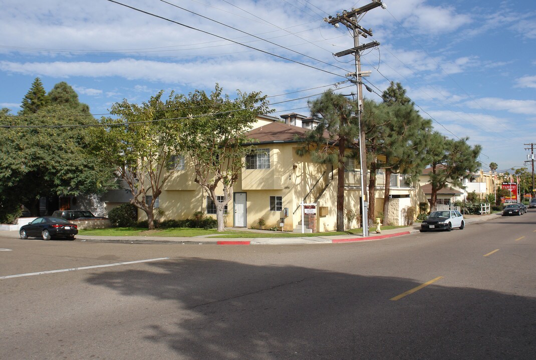 1491 14th St in Imperial Beach, CA - Foto de edificio