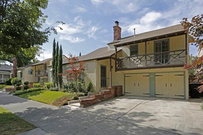 Capitol Cottages in Sacramento, CA - Foto de edificio - Building Photo