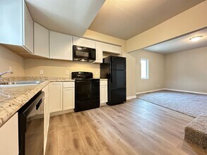 2936 Dean Ave in Des Moines, IA - Building Photo - Building Photo
