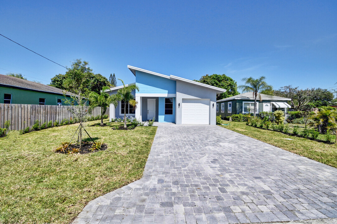 127 NW 9th Ave in Delray Beach, FL - Building Photo