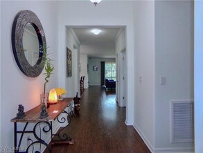 2338 Heydon Cir E in Naples, FL - Building Photo - Building Photo