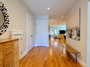 13 Cottage Ave, Unit 1 in Somerville, MA - Building Photo - Building Photo