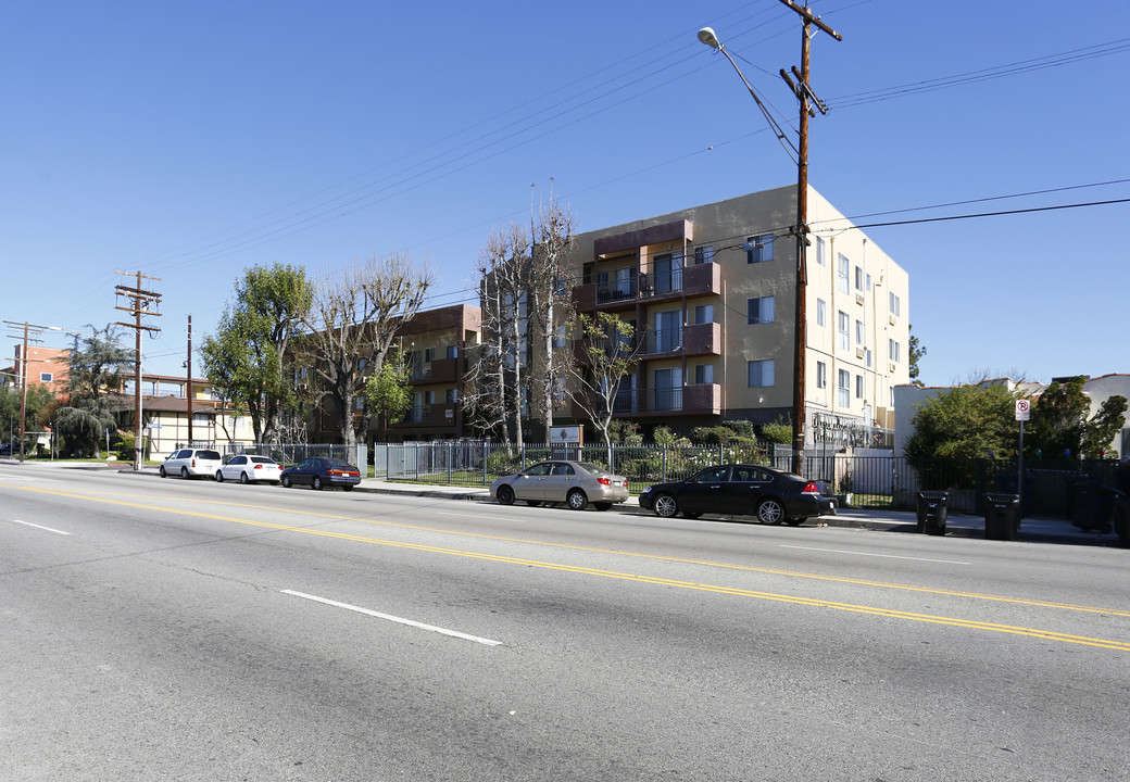 Avila Heights in North Hollywood, CA - Foto de edificio