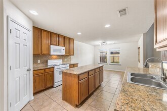 15410 Redbud Dale Ct in Cypress, TX - Building Photo - Building Photo