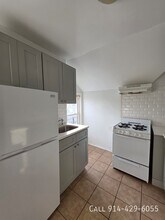 35 Altonwood Pl in Yonkers, NY - Building Photo - Building Photo