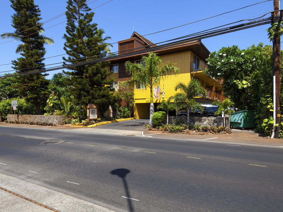 The Hale Maui in Lahaina, HI - Building Photo