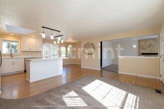 14715 57th Ave S in Tukwila, WA - Building Photo - Building Photo