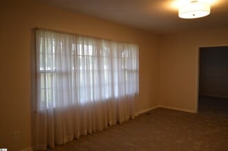 2462 E Blackstock Rd in Roebuck, SC - Building Photo - Building Photo