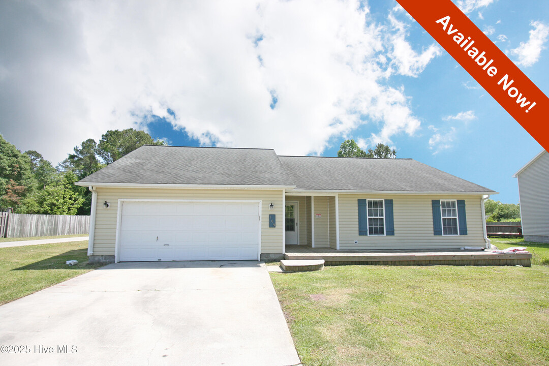 109 Marshall Farm Rd in Jacksonville, NC - Building Photo