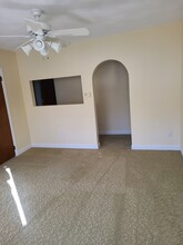 12 Whiting St, Unit 12 in Billerica, MA - Foto de edificio - Building Photo