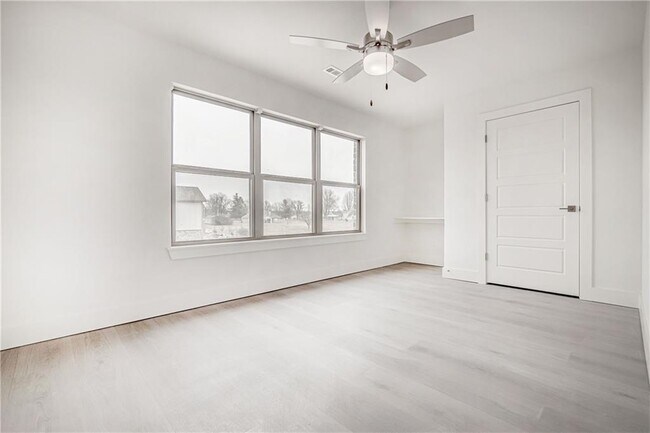 2707 SW Livingston Square in Bentonville, AR - Building Photo - Building Photo