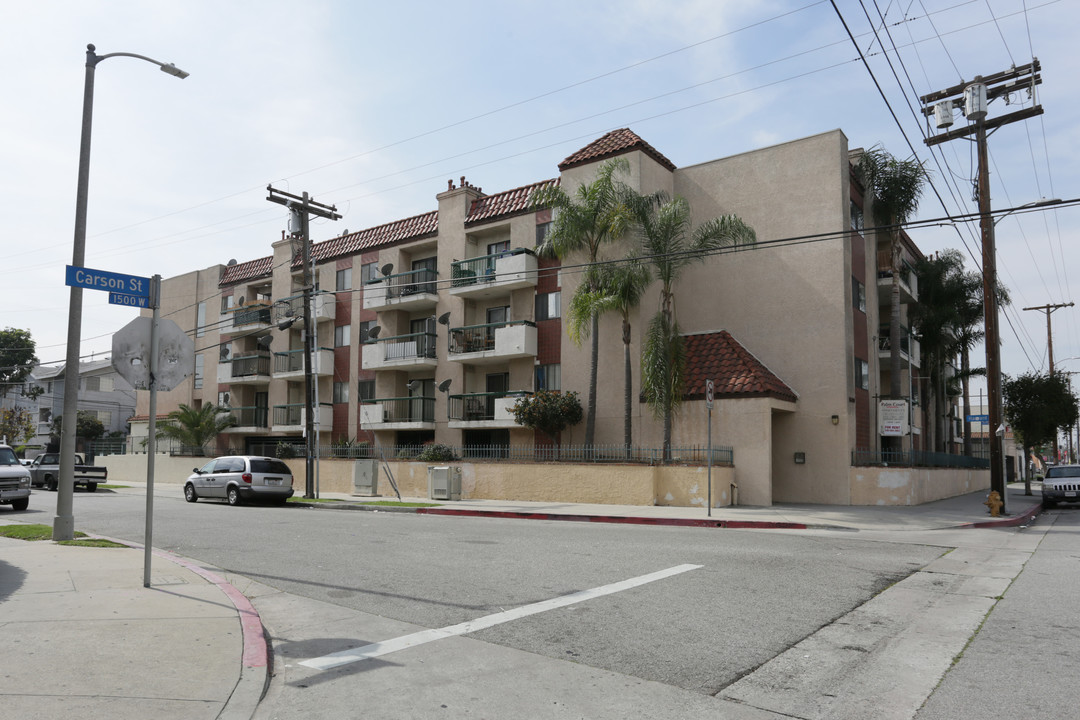 Palm Court Apartments in Torrance, CA - Building Photo